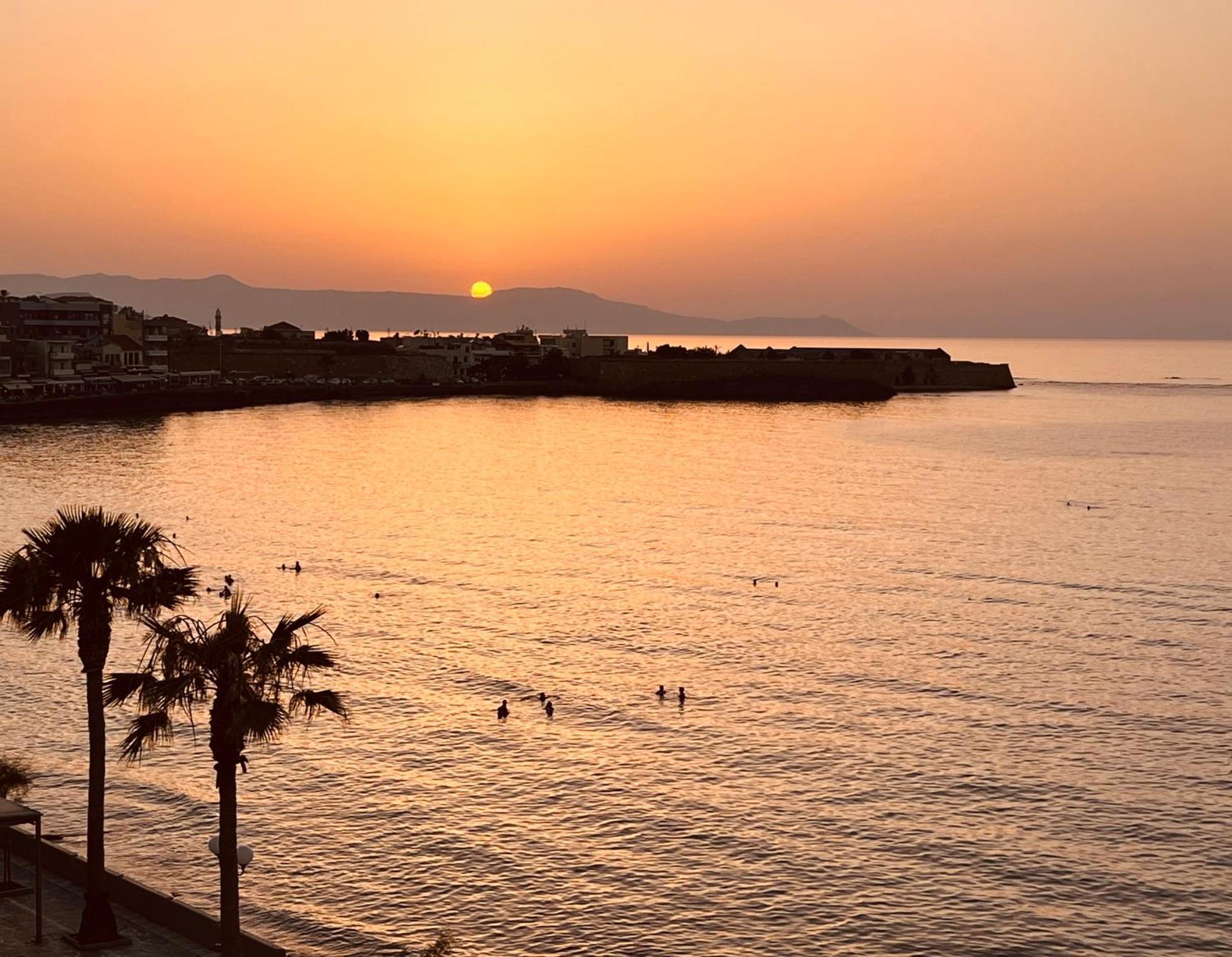 Zonapartments A Sea View-City Center Chrissi Akti Chania Exterior foto
